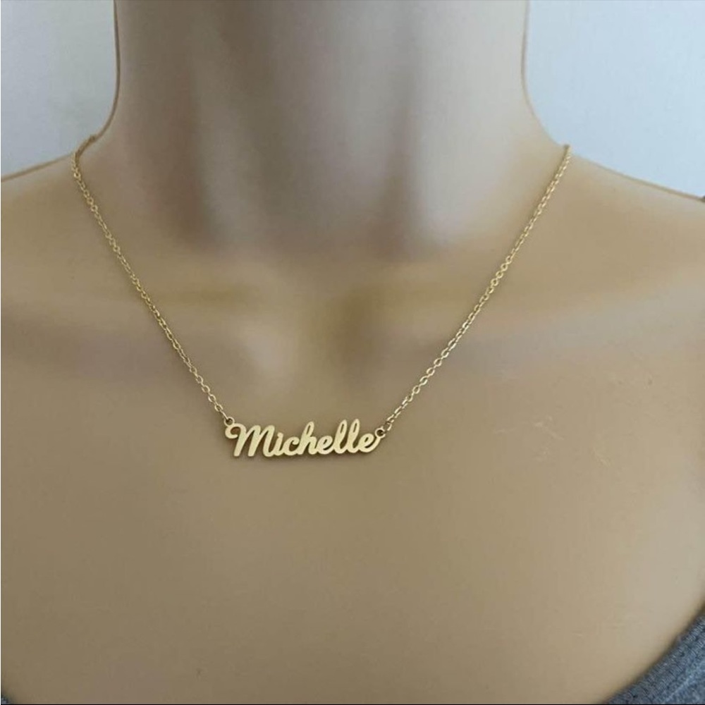 Michelle 18K plated name Chain necklace gold